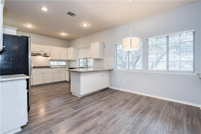 Building Photo - 10608 Sun Tree Cove