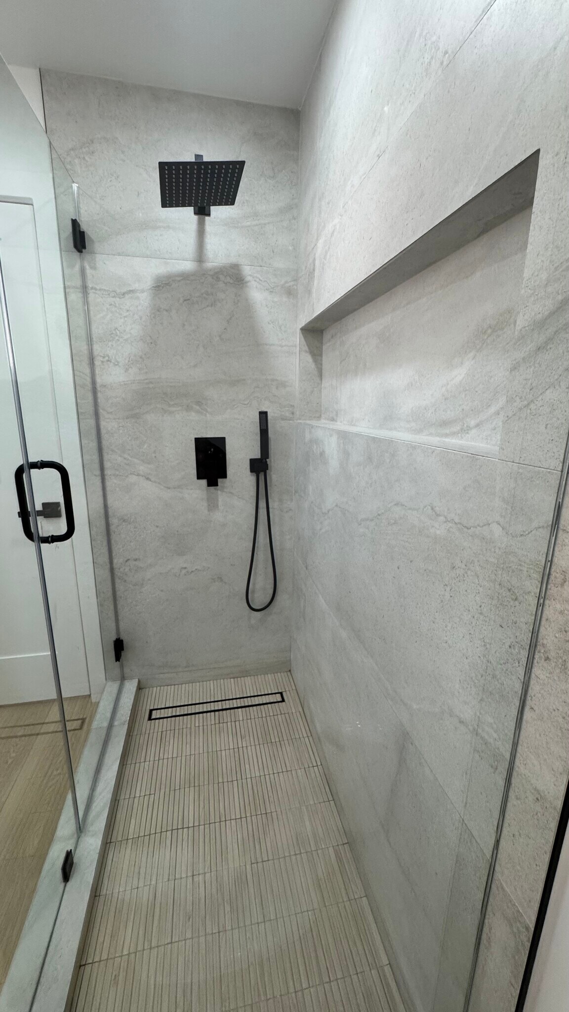 Building Photo - 3443 E 8th St