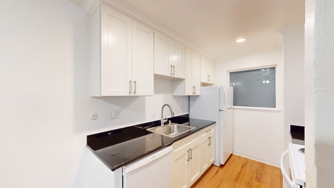 Building Photo - 511 Alameda del Prado
