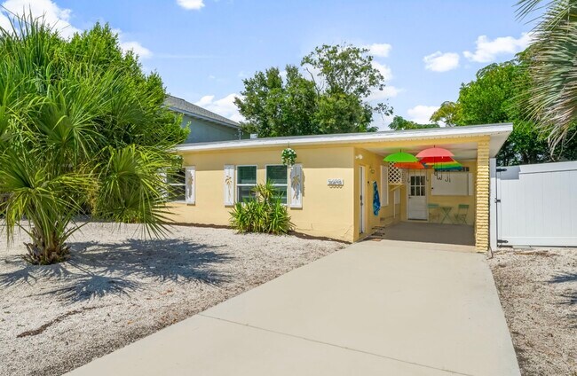 Building Photo - 5608 Sunset Ave