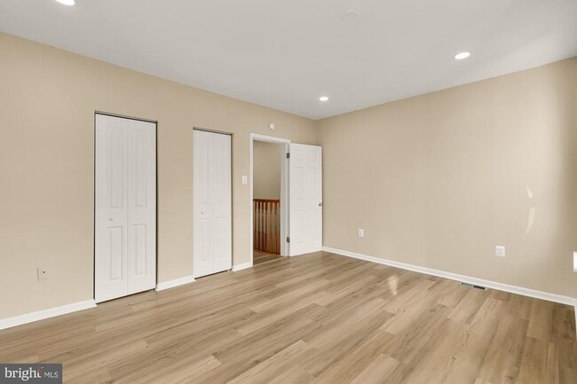 Building Photo - 1033 5th St NE