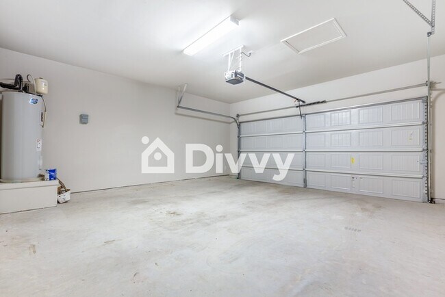 Building Photo - 736 Stonemanor Bay, Seguin, TX 78155, USA