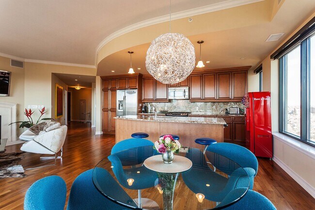 Building Photo - 2990 E 17th Ave