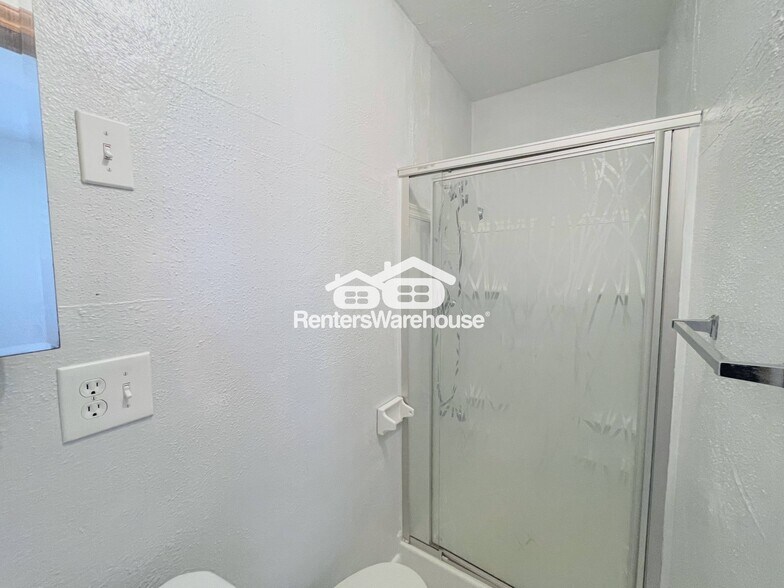 Building Photo - 712 Woodstock Rd