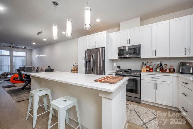 Building Photo - 1033 Wesley Terrace Ave