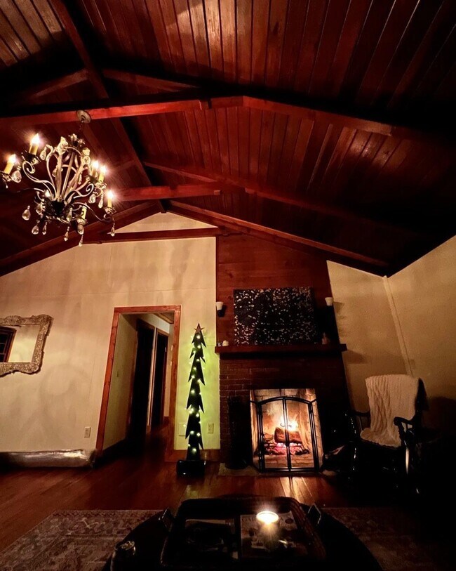 Building Photo - 59 Elm Dr