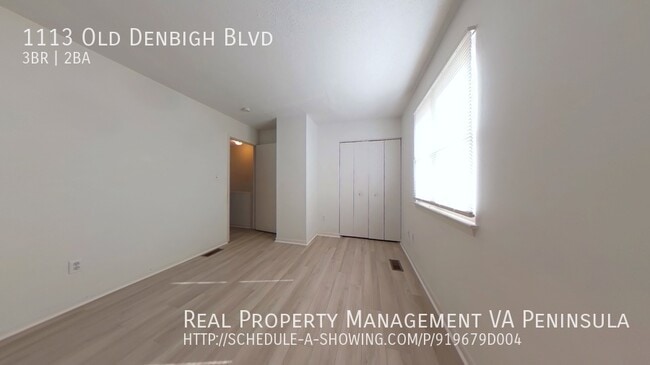 Building Photo - 3 Bedroom Town Home Near Mary Immaculate F...