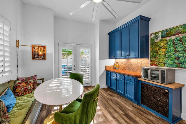 Building Photo - 53980 Avenida Mendoza