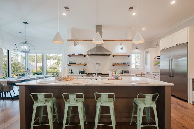 Building Photo - Stunning Custom Home in Palmetto Bluff