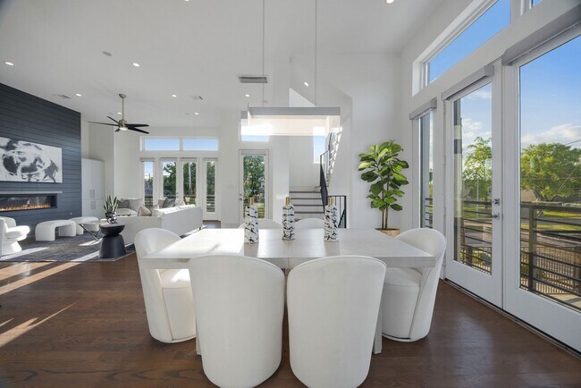 Building Photo - 7327 Shadyvilla Pointe Dr
