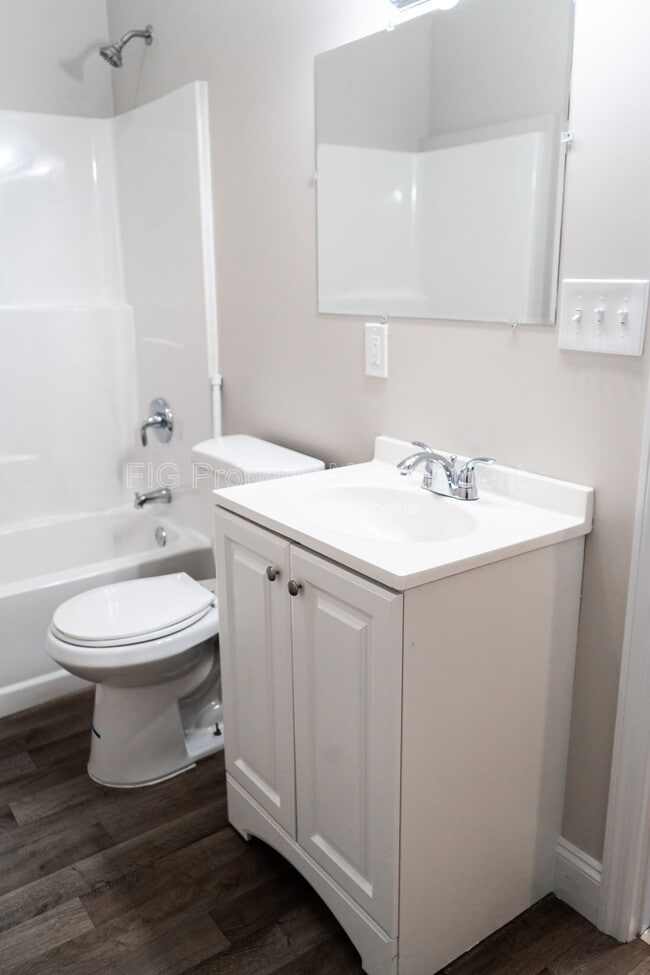 Building Photo - 2242 Price Ave