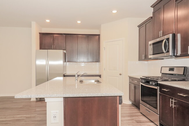Building Photo - 5872 Hackberry Ln