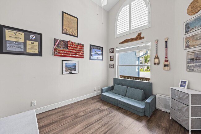 Building Photo - 6238 Pompano St