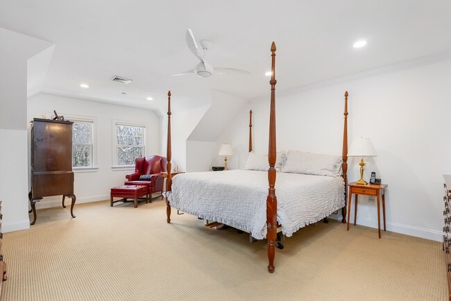 Building Photo - 239 Washington St