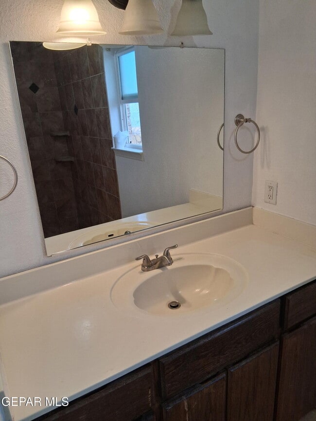 Building Photo - 2807 Beachcomber Dr