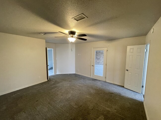 Building Photo - 2212 Peachwood Ct