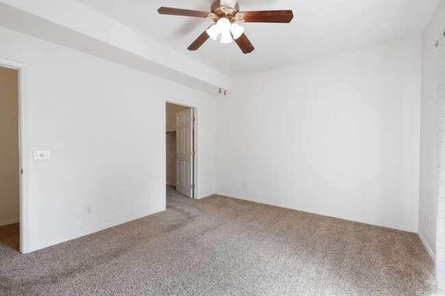 Building Photo - Relaxing townhome in Monument Villas