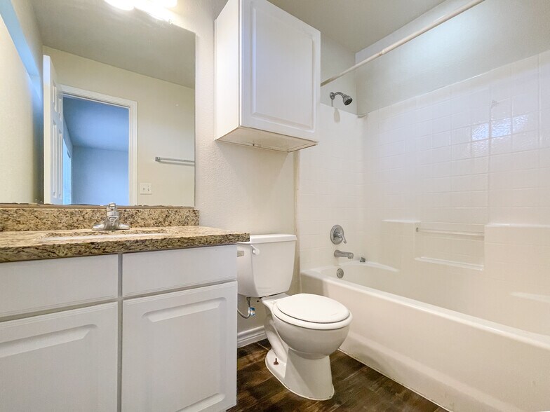 Building Photo - 309 Gurley Ln