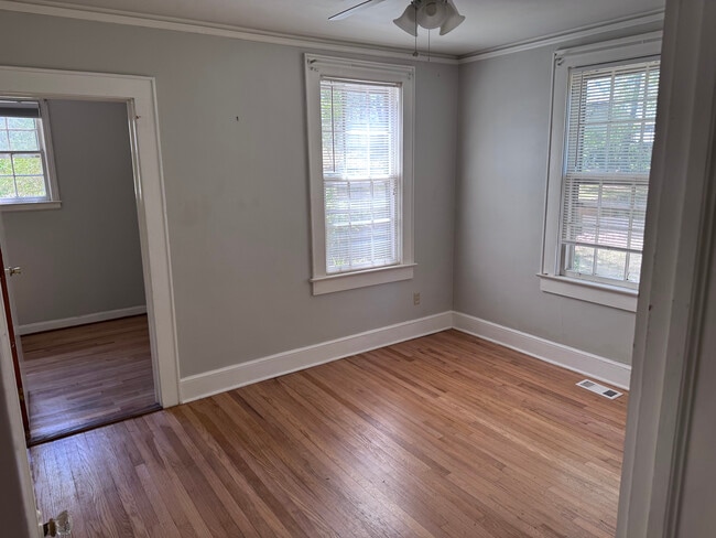 Building Photo - 6 Orlando Ave