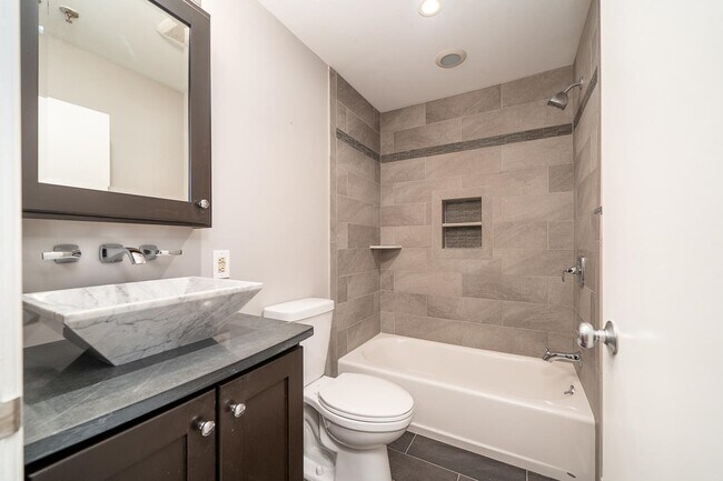 Building Photo - 501 Adams St