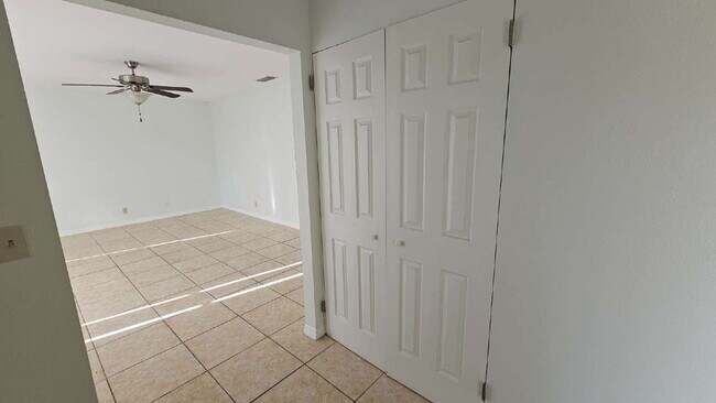 Building Photo - 3 Bedroom Pool Home in North Port - Rent I...