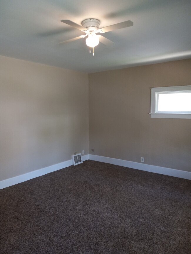 Building Photo - 641 Western Ave