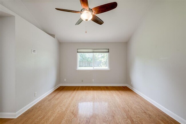 Building Photo - 6506 Harrogate Dr