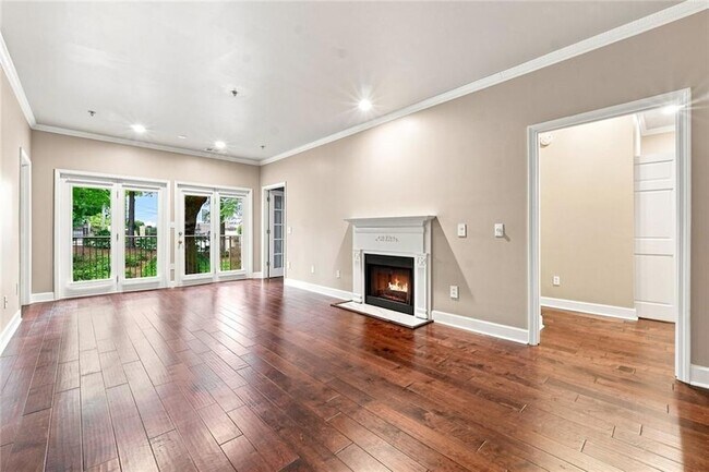 Building Photo - 2865 Lenox Rd NE