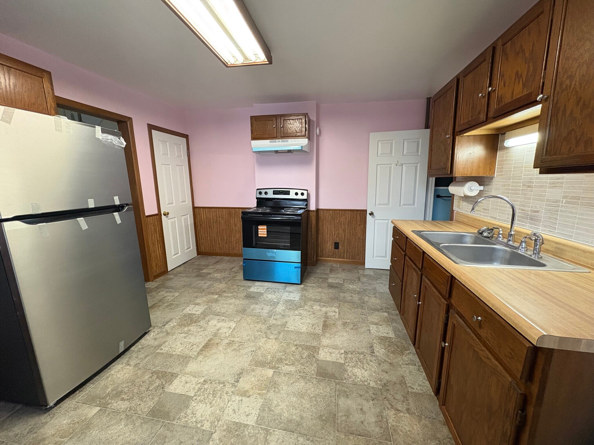 Building Photo - 25 Saint David St