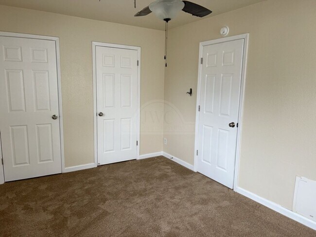 Building Photo - 1208 Ridgemont Dr