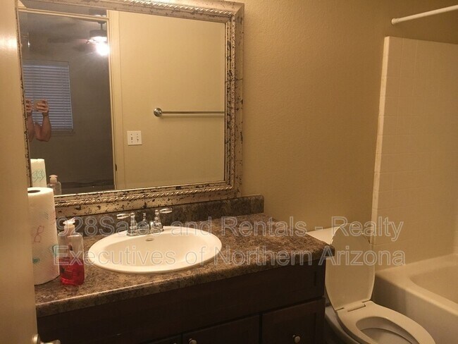 Building Photo - 1385 W University Ave