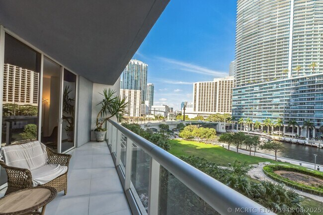 Building Photo - 475 Brickell Ave