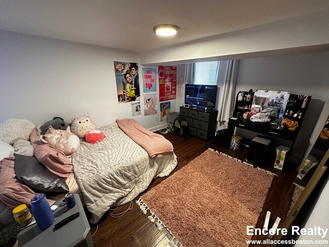 Building Photo - 61 Selkirk Rd