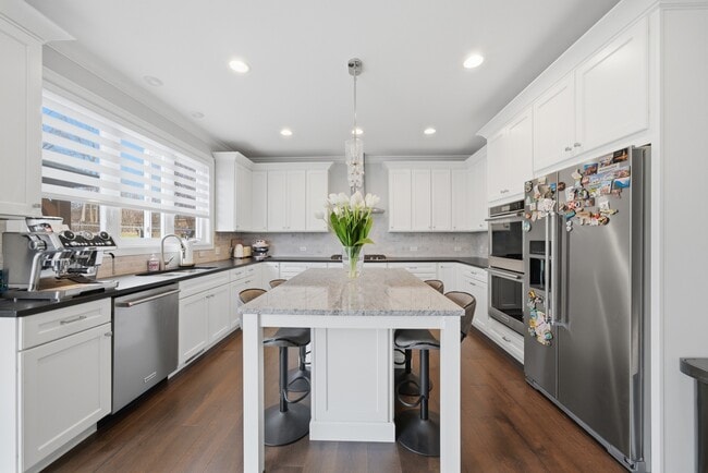 Building Photo - 7814 Brookbank Rd