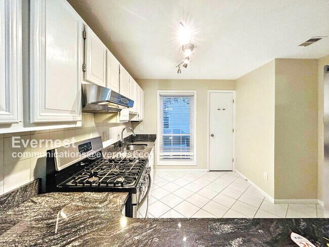 Building Photo - 12170 Cardamom Dr