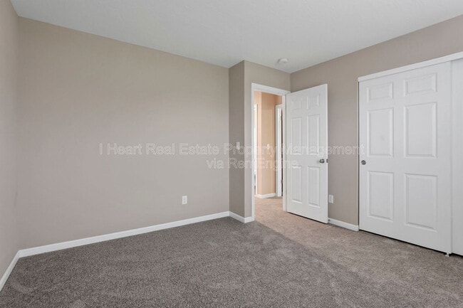 Building Photo - 7449 Sugarbark Dr