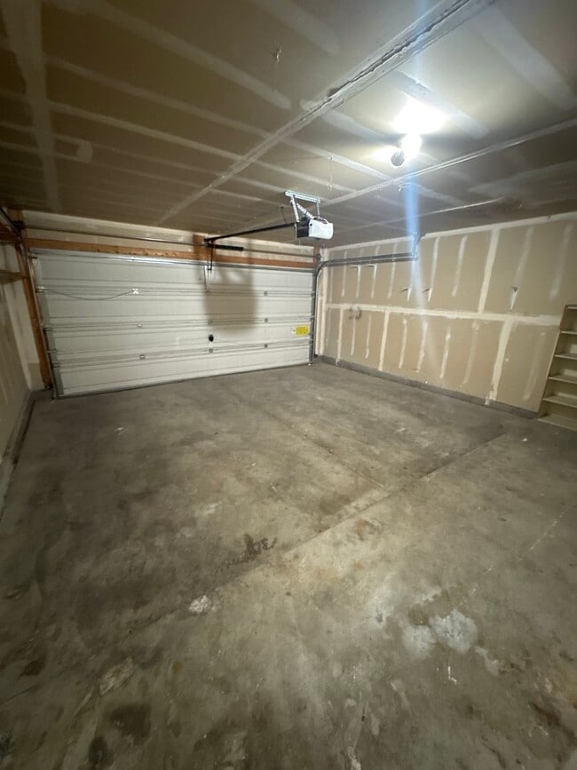 Building Photo - Two story townhouse with Space to enjoy life