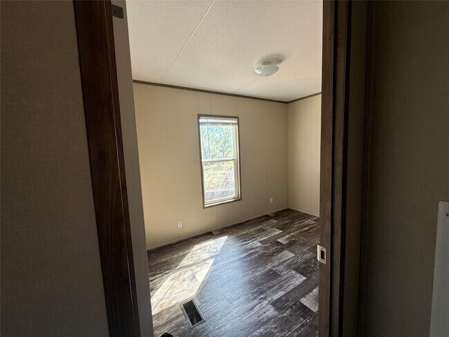 Building Photo - 37019 Gossamer Ln