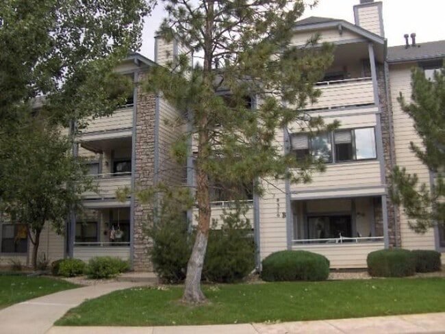 Building Photo - 8376 S Upham Way