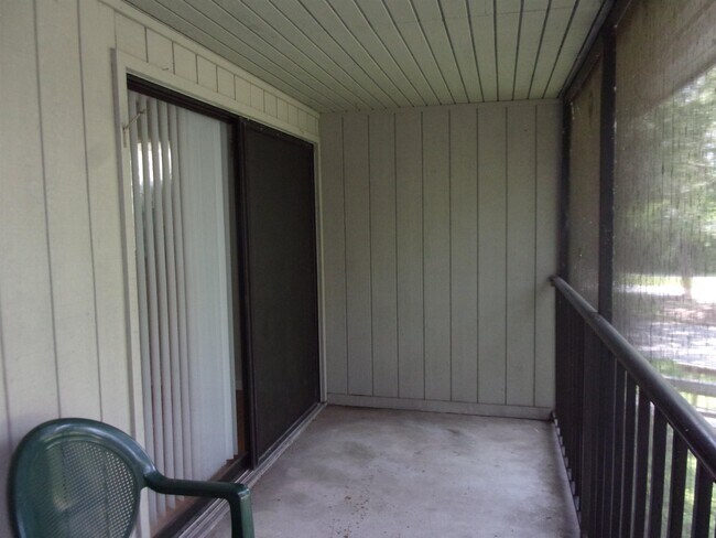 Building Photo - 10 Alcira Ct