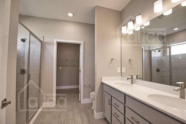 Building Photo - 3957 Constitution Dr