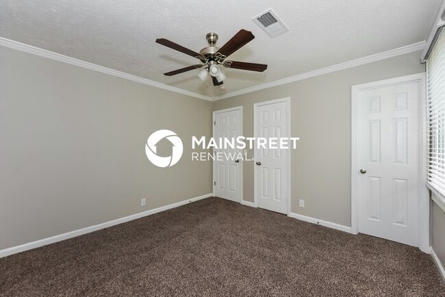Building Photo - 4 Bedroom Pet-Friendly Home in Madison, TN with Main Street Renewal