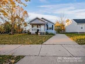 Building Photo - 49 Oakhill St