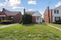 Building Photo - $1250 3 bedroom bungalow