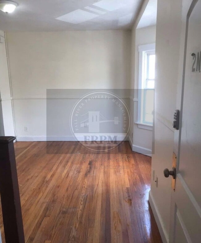 Building Photo - 118 Seabury St