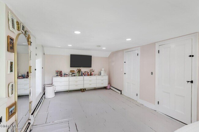 Building Photo - 5051 Bliss Rd