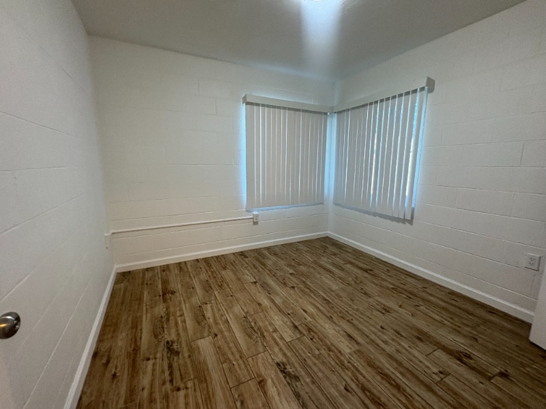 Building Photo - 109 8th St