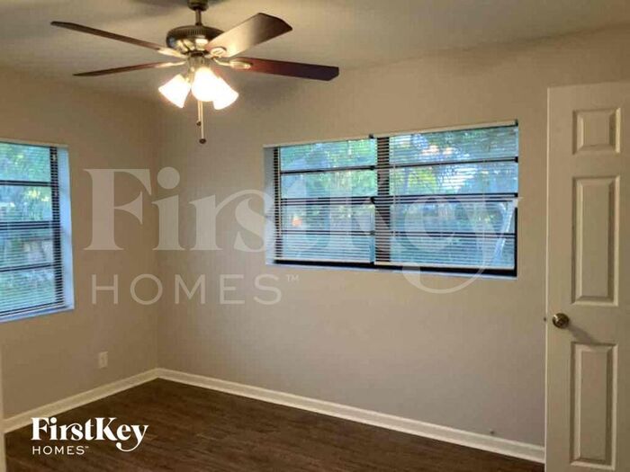 Building Photo - 679 W Melrose Cir