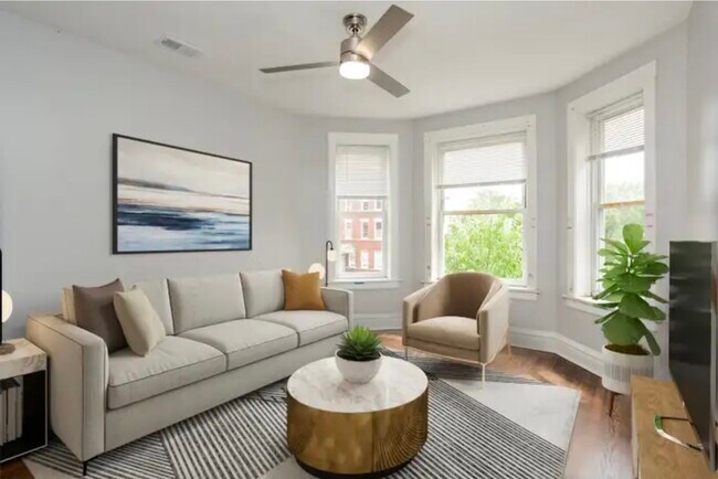 Primary Photo - 1006 N Lawndale Ave