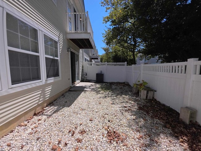 Building Photo - 2 Anchorage Ct